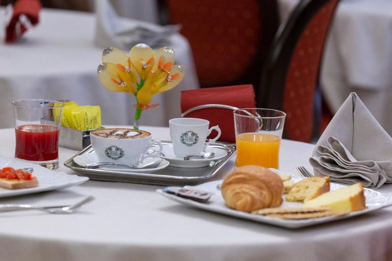 Hotel Rojan 술모나 외부 사진