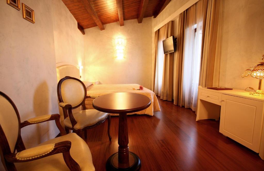 Hotel Rojan 술모나 객실 사진