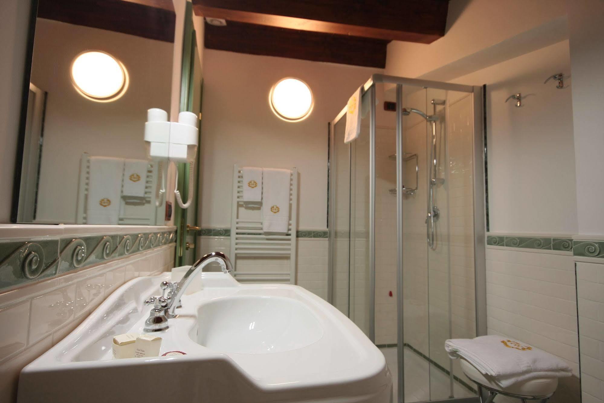 Hotel Rojan 술모나 외부 사진